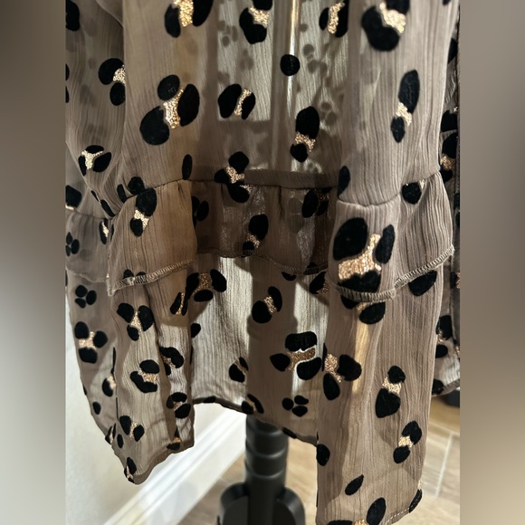 SOLD 🤑 Ashlee by Amaryllis Gold Leopard Kimono - Picture 4 of 5